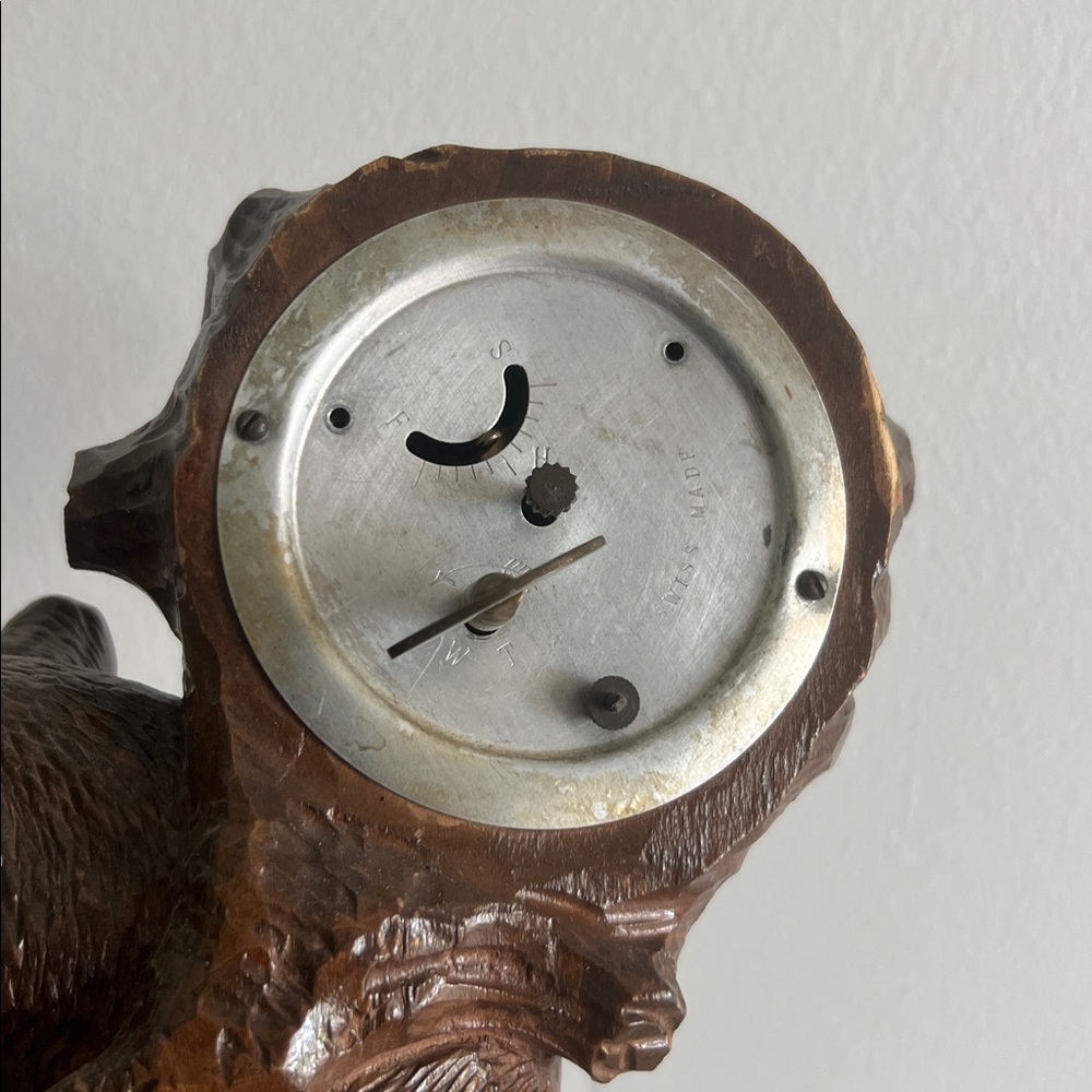 Vintage Black Forest Style Hand-carved Bear Clock - Picture 5 of 7